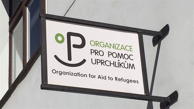 Do prask centrly Organizace pro pomoc uprchlkm pila oblka s blm prkem. (21. 4. 2015)