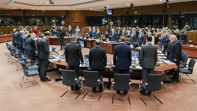 Politici Evropsk unie se sjeli do Bruselu na mimodn summit k vln migrant z africkch zem do Evropy, kte po stovkch tonou ve Stedozemnm moi. (23. dubna 2015)