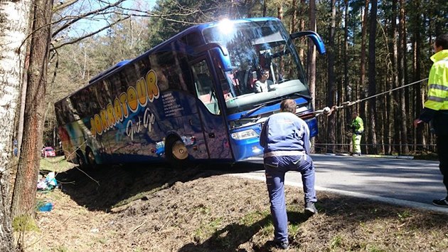 Nehoda autobusu u Dolnho ru na Jindichohradecku.