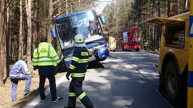 Nehoda autobusu u Dolnho ru na Jindichohradecku.