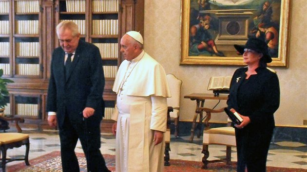 Prezident Milo Zeman s manelkou na nvtv u papee Frantika (24. dubna 2015)