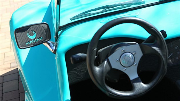 Kraj Vyso�ina v Jihlav� p�edstavil automobil Kaipan. V�tvor �esk�ho v�robce se d� slo�it ze stavebnice. Pokou�et se o to budou od p��t�ho �koln�ho roku studenti p�tice technicky zam��en�ch st�edn�ch �kol v kraji.