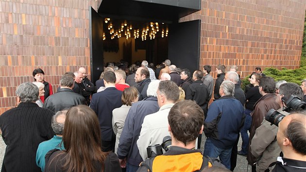 Poh�eb Jaroslava Hol�ka v Jihlav�.