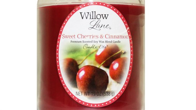 Aromatick svka Willow Lane s vn sladkch ten, skoice a brusinek, Candle Lite, 523 korun