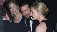 Herec Bradley Cooper na galave�e�i s noviná�i v Bílém dom� (26. dubna 2015)