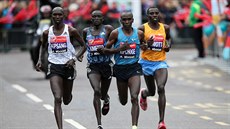 Na trati Londýnského maratonu. Zleva: Wilson Kipsang, Dennis Kimetto, Eliud...