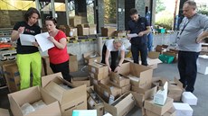 Přípravy na odjezd českého záchranářského týmu do Nepálu na pomoc obětem...