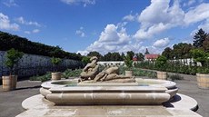 V Holandské zahrad v Kromíi uvidíte kopii dávno zaniklé Neptunovy fontány,...