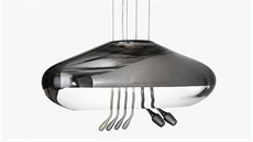 Kolekce  �Embracin Paranoia� výtvarným	 zp�sobem  pojednává  fenomén sledování.