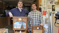 Ivan Rohá (vlevo a Jan Jurá spolu v olomoucké firm Organ Service jako jediní...