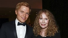 Ronan Farrow a Mia Farrowová (New York, 21. dubna 2015)