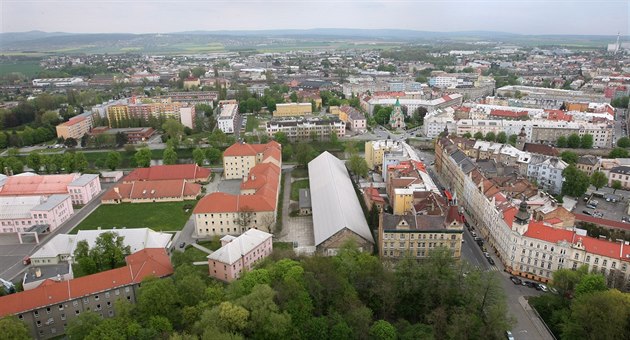 Pohled na Olomouc a dále do kraje z ve dómu svatého Václava. V levé ásti...