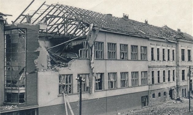 Bombardováním byla v Blansku poniena více ne stovka dom.