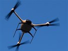 Drony se dnes pou��vaj� krom� focen� a filmov�n� nap��klad k p�tr�n� po...