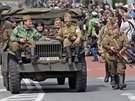Ostrava oslavuje konec 2. svtové války. Mstem projel konvoj dobové bojové...