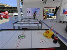 Práce na píprav fanoukovské zóny na mistrovství svta v ledním hokeji u O2...