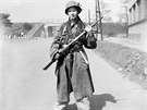 Bojovník z praských barikád v kvtnu 1945.