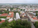Pohled na Olomouc a d�le do kraje z v�e d�mu svat�ho V�clava. V lev� ��sti...