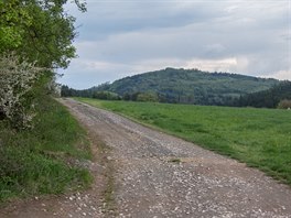 Tam nkde nahoe ns ek cl na cesty, Vran skla.