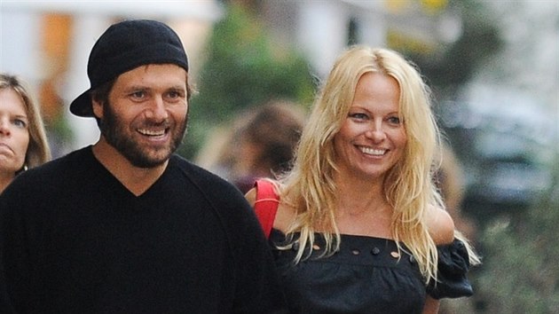 Pamela Andersonov a Rick Salomon (jen 2013)