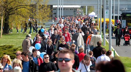 ZA ZÁBAVOU I POZNÁNÍM. Automobilka TPCA 24. kvtna a kodovka 30. kvtna pustí...