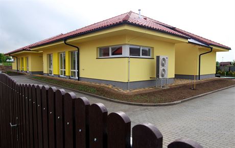 V nových domovech ve Slatianech mají klienti bydlení jako ve vlastních domovech.