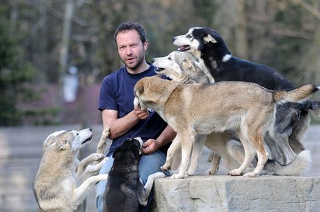 Musher z Ostravice tpán Krkoka se svými psy v jejich výbhu.