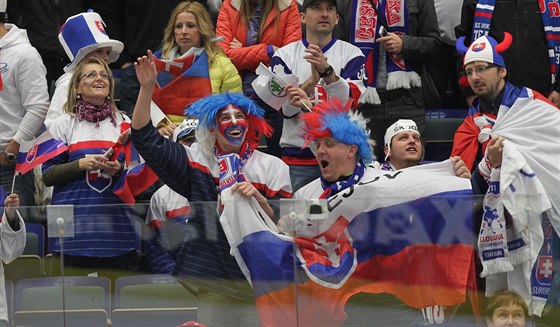 Vedení slovenského hokeje se dostalo do úzkých. Pokud nechce mezinárodní ostudu, bude muset nejspí ustoupit