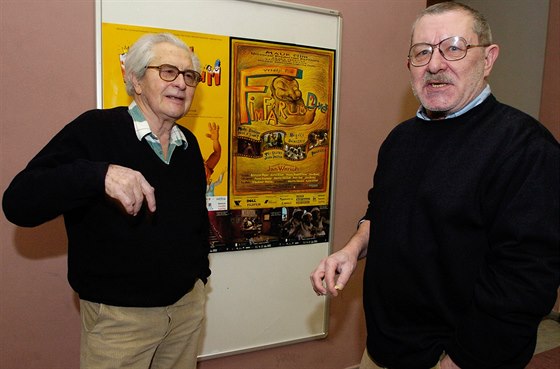Po dlouhé nemoci zemel 1. kvtna ve vku 71 let výtvarník Petr Po (vpravo na...
