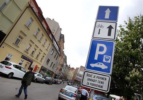 Na nové značení si musejí zvykat řidiči v centru Brna. Přestože jedou v...