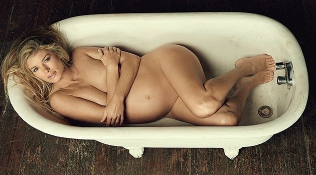 Těhotná Demi vzrušila Ameriku. Skandální portrét ukázal, že mateřství je sexy
