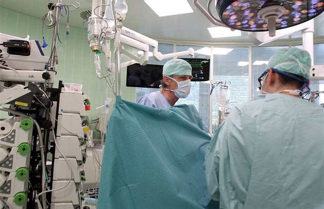 Chirurgové z Brna mají za sebou u 500 úspných transplantací srdce.