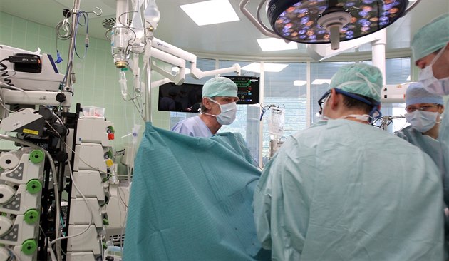 Chirurgové z Brna mají za sebou u 500 úspných transplantací srdce.