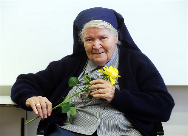 �ádová sestra Cyril Mooney