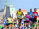 V Praze se  běží maraton.