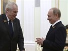 eský prezident Milo Zeman hovoí s ruským prezidentem Vladimirem Putinem...