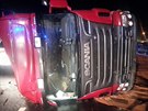 Kamion pln pneumatik se vinou nehody na 44. kilometru dlnice D1 pevrtil,...