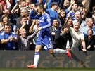 Eden Hazard z Chelsea oslavuje gól proti Crystal Palace.