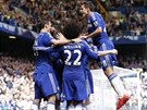 Fotbalisté Chelsea slaví gól.