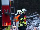 Nehoda dvou kamion uzavela dálnici D5 na 6. kilometru od Prahy. (1.5.2015)