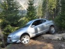 Auto se zaseklo nad Ob��m dolem v Krkono��ch. (4. kv�tna 2014)