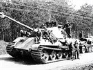 Nmecký tank PzKpf VI Tiger II z 503. tkého tankového oddílu. Tyto tanky mly...