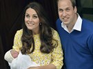 Princ William a vévodkyně Kate ukázali světu při odchodu z porodnice dceru...