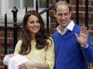 Princ William a jeho manelka Kate ukázali po narození dceru Charlotte (Londýn,...