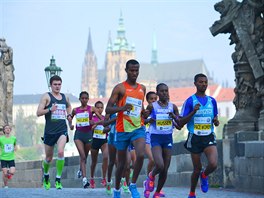 V Praze se  bí maraton.