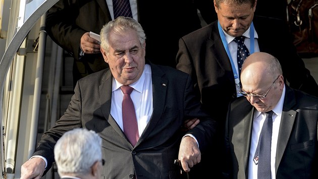 esk prezident Zeman piletl do Moskvy (8. kvtna 2015).