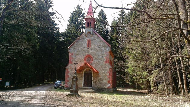 Kostel Sv. Trojice pod horou Jeb (1003 m)