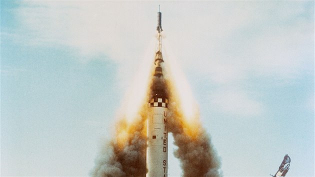 Průběh zkoušky první záchranné raketové věžičky určené pro kosmické lodi Mercury, která se uskutečnila 9. 5. 1960 na základně Wallops Island. Kabina byla vynesena do výšky 750 m nejvyšší rychlostí 1 571 km/h a po minutě a 16 sekundách přistála na padáku ve vzdálenosti kolem 1 km od místa zahájení zkoušky.