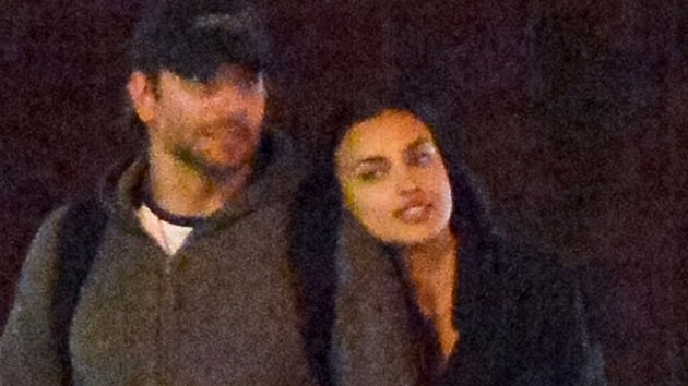 Bradley Cooper a Irina Šaiková při romantické večerní procházce New Yorkem.