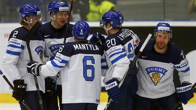 Glov radost finskch hokejist v duelu se Slovinskem